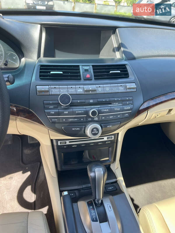 Позашляховик / Кросовер Honda Crosstour 2010 в Чернівцях