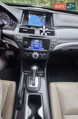Внедорожник / Кроссовер Honda Crosstour 2013 в 
