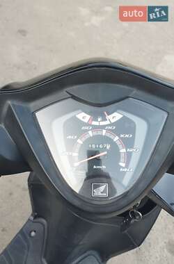 Макси-скутер Honda Dio 110 JF58 2011 в  фото 3 Макси-скутер Honda Dio 110 JF58 2011 в