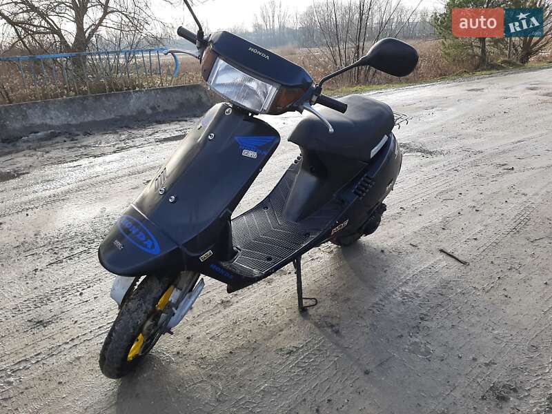 Скутер Honda DJ-1 2002 в Шумську