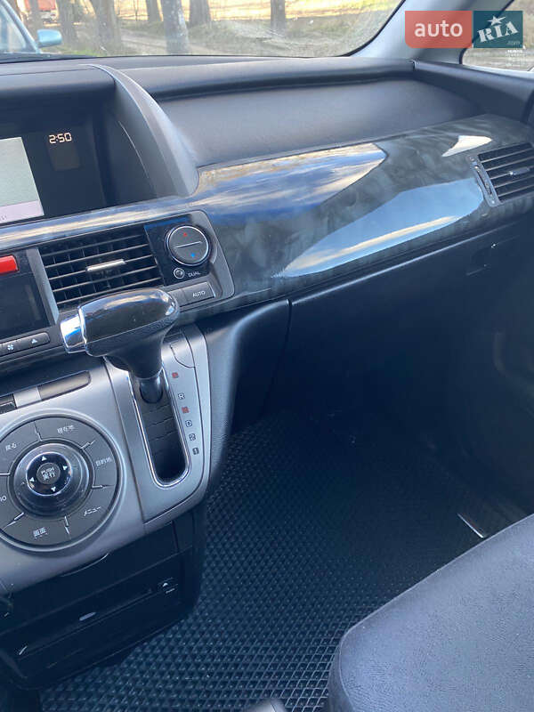 Минивэн Honda Elysion 2010 в Херсоне