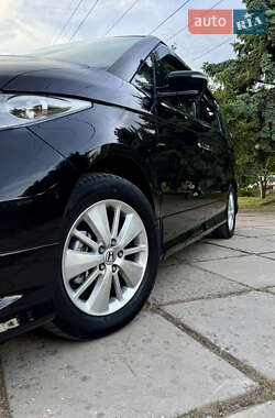 Минивэн Honda Elysion 2012 в 