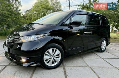 Минивэн Honda Elysion 2012 в 