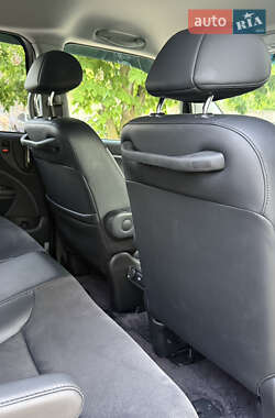 Минивэн Honda Elysion 2012 в 