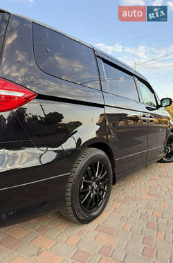 Минивэн Honda Elysion 2012 в 