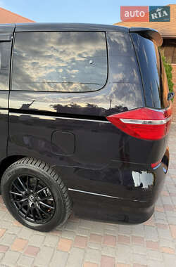 Минивэн Honda Elysion 2012 в 