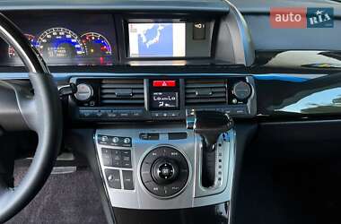 Минивэн Honda Elysion 2011 в 