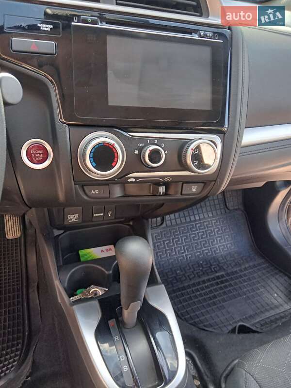 Хетчбек Honda Fit 2015 в Тернополі