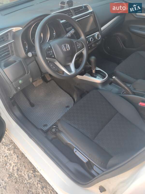 Хэтчбек Honda Fit 2015 в Днепре