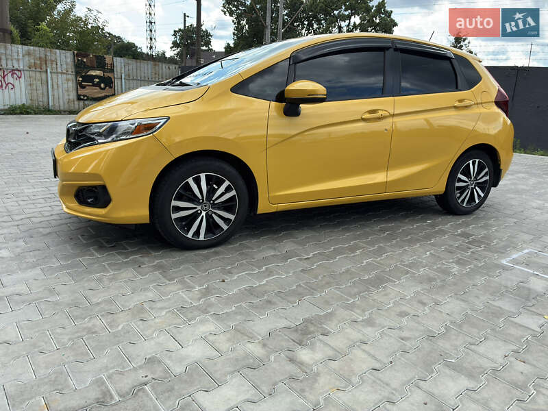 Хэтчбек Honda Fit 2017 в Киеве