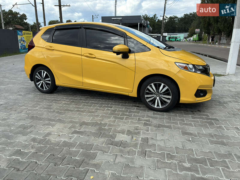 Хэтчбек Honda Fit 2017 в Киеве