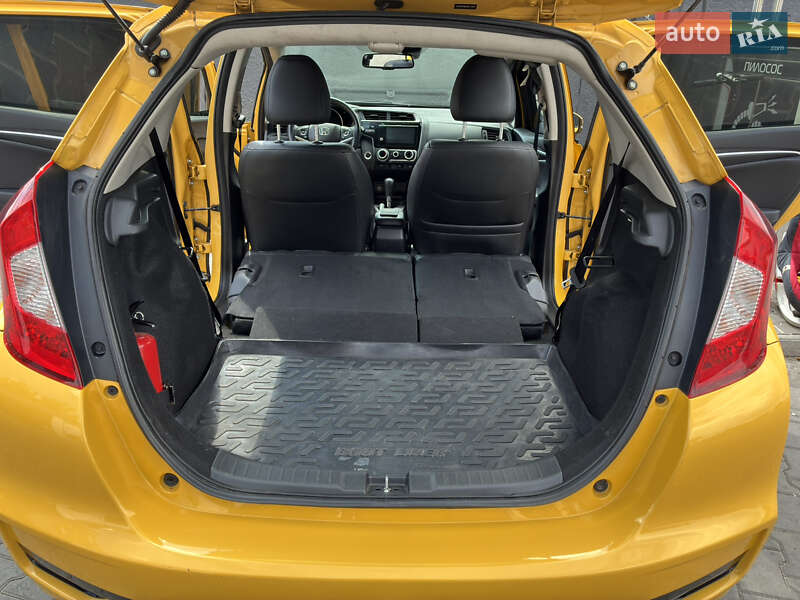 Хэтчбек Honda Fit 2017 в Киеве