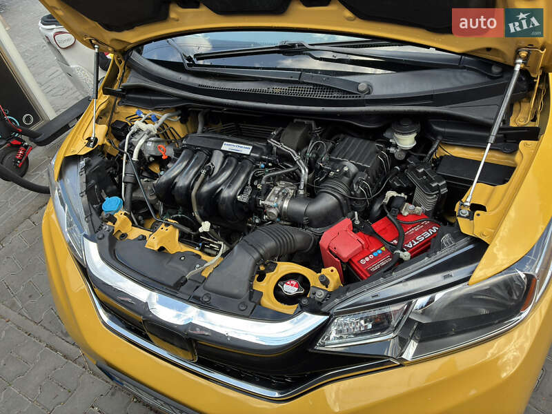 Хэтчбек Honda Fit 2017 в Киеве