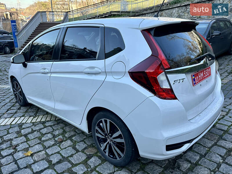 Хэтчбек Honda Fit 2019 в Киеве фото 5 Хэтчбек Honda Fit 2019 в Киеве