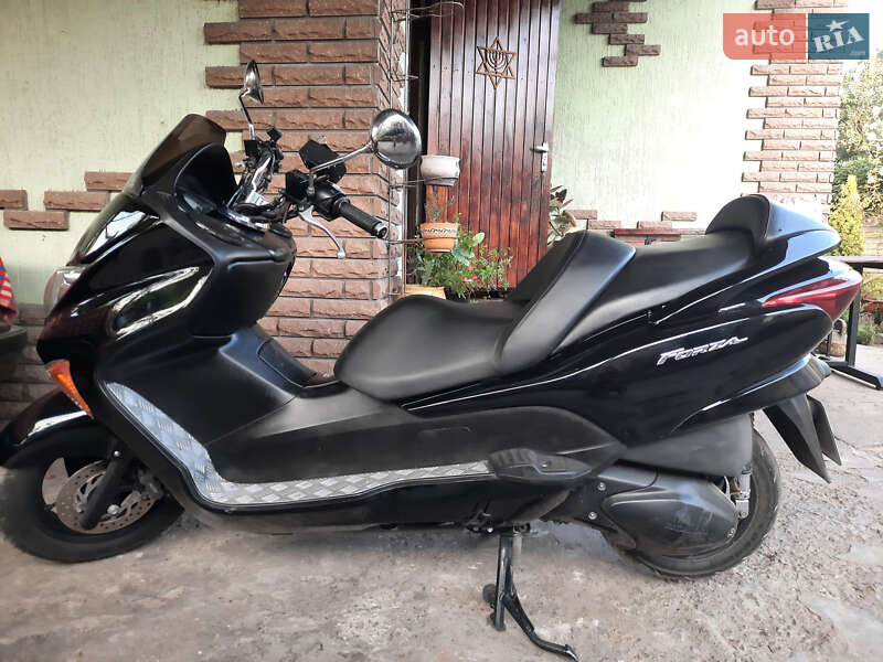Макси-скутер Honda Forza 125 2007 в Каменском фото Макси-скутер Honda Forza 125 2007 в Каменском