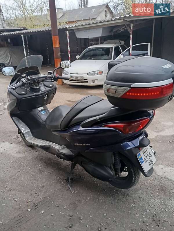 Макси-скутер Honda Forza 250 2006 в Одессе фото 3 Макси-скутер Honda Forza 250 2006 в Одессе