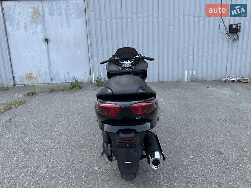 Макси-скутер Honda Forza 250 2006 в Днепре
