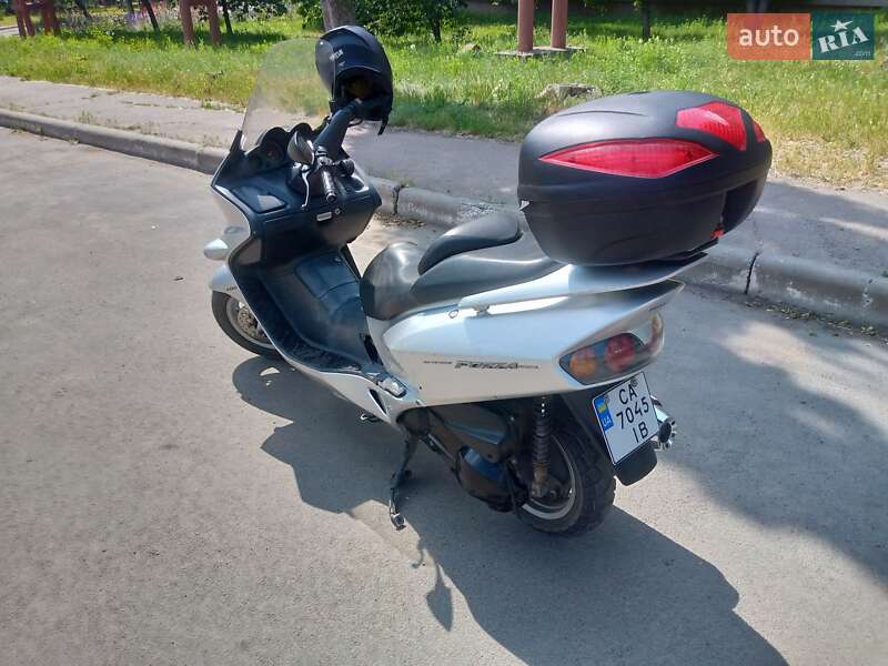 Honda Forza 250