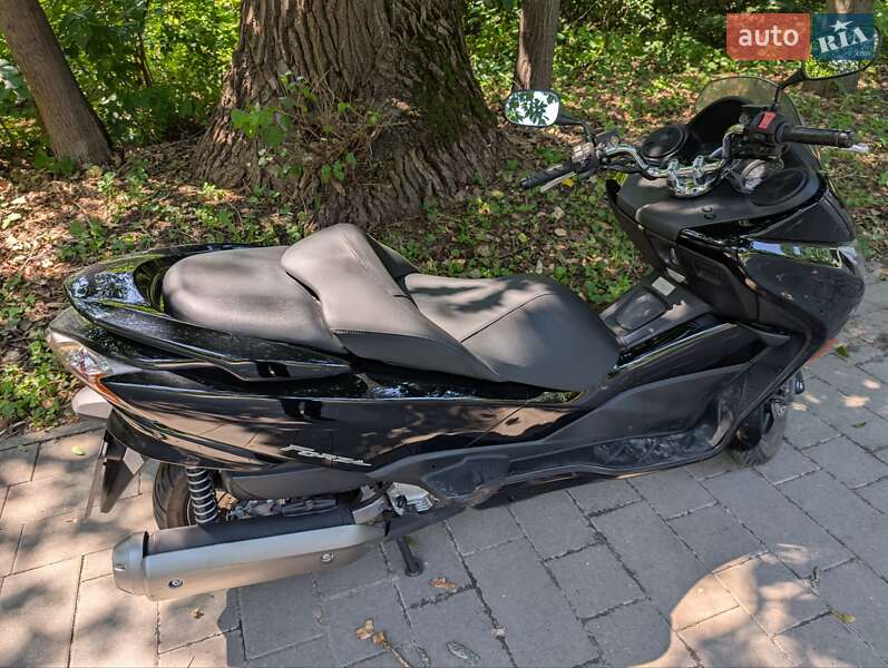 Скутер Honda Forza 250 2011 в Киеве