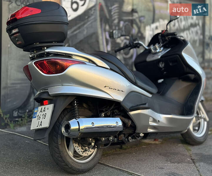 Макси-скутер Honda Forza 250 2005 в Киеве