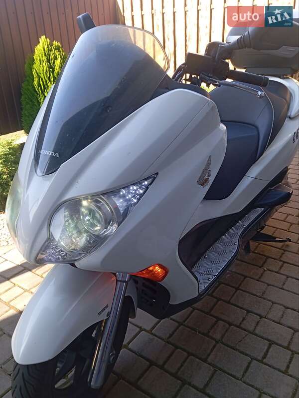 Макси-скутер Honda Forza 250 2011 в Броварах