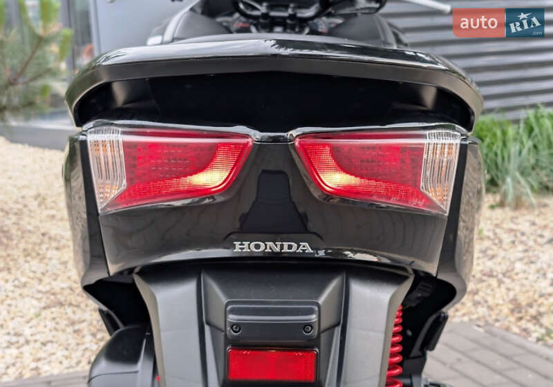 Макси-скутер Honda Forza 250 2013 в Хмельницком фото 11 Макси-скутер Honda Forza 250 2013 в Хмельницком