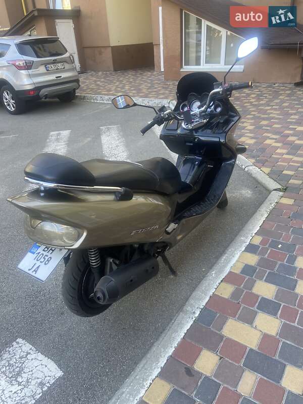 Грузовые мотороллеры, мотоциклы, скутеры, мопеды Honda Forza MF06 2002 в Киеве