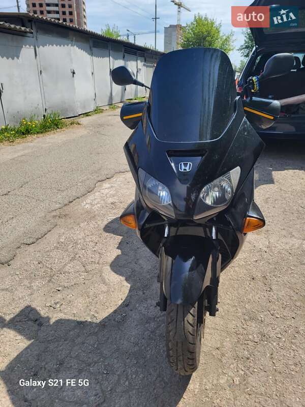 Макси-скутер Honda Forza MF06 2001 в 