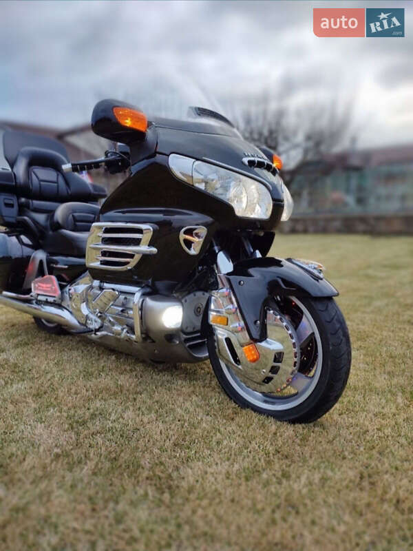 Мотоцикл Круизер Honda GL 1800 Gold Wing Tour 2007 в 
