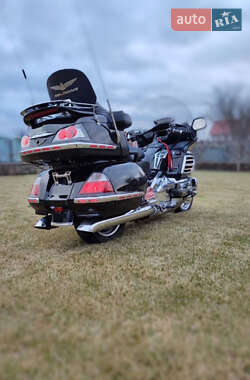 Мотоцикл Круизер Honda GL 1800 Gold Wing Tour 2007 в 