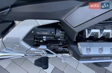 Мотоцикл Круизер Honda GL 1800 Gold Wing Tour 2021 в  фото 35 Мотоцикл Круизер Honda GL 1800 Gold Wing Tour 2021 в