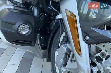 Мотоцикл Круизер Honda GL 1800 Gold Wing Tour 2021 в  фото 40 Мотоцикл Круизер Honda GL 1800 Gold Wing Tour 2021 в