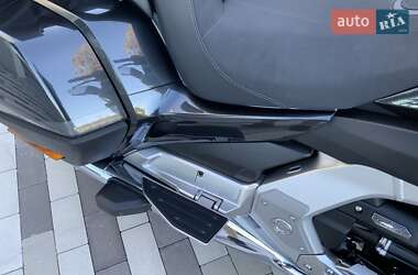 Мотоцикл Круизер Honda GL 1800 Gold Wing Tour 2021 в  фото 47 Мотоцикл Круизер Honda GL 1800 Gold Wing Tour 2021 в