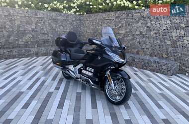 Мотоцикл Круизер Honda GL 1800 Gold Wing Tour 2021 в  фото 24 Мотоцикл Круизер Honda GL 1800 Gold Wing Tour 2021 в