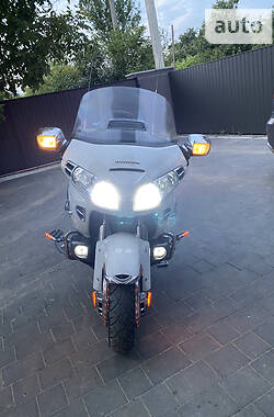 Мотоцикл Круизер Honda GL 1800 Gold Wing 2004 в 
