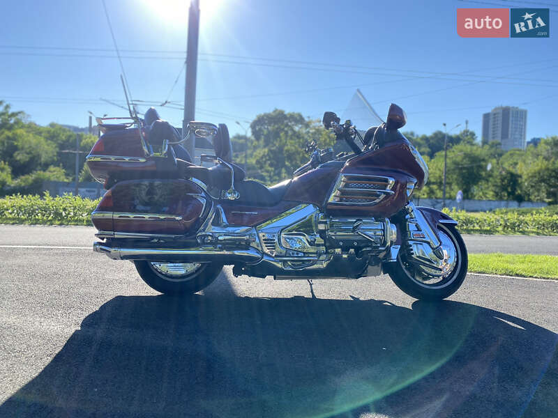 Мотоцикл Туризм Honda GL 1800 Gold Wing 2005 в Днепре