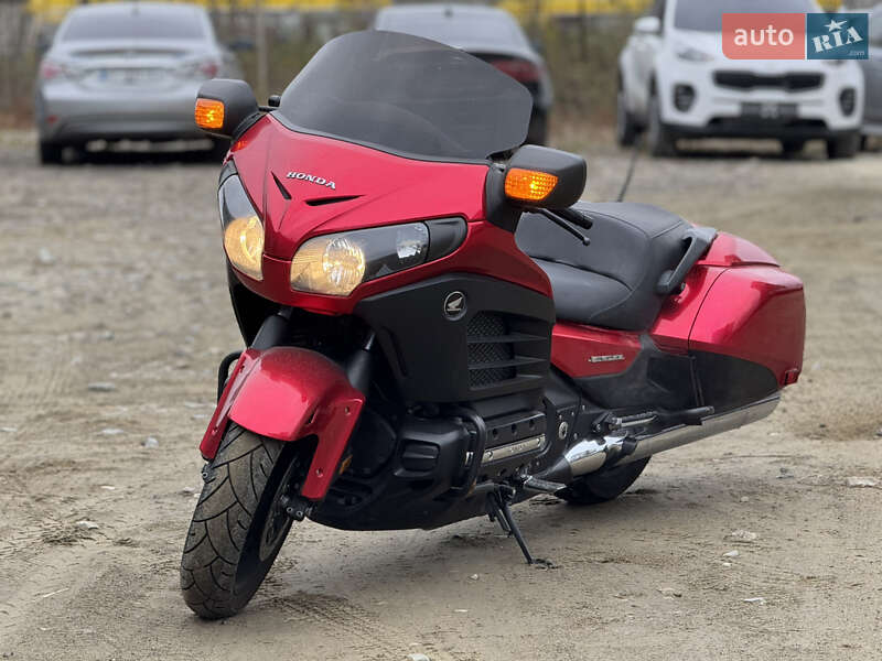 Мотоцикл Туризм Honda GL 1800 Gold Wing 2013 в 