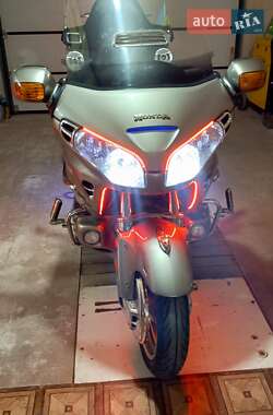 Мотоцикл Туризм Honda GL 1800 Gold Wing 2004 в 