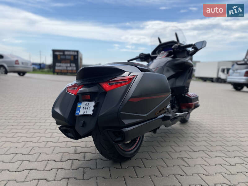 Мотоцикл Круизер Honda GL 1800 Gold Wing 2020 в Киеве фото 8 Мотоцикл Круизер Honda GL 1800 Gold Wing 2020 в Киеве