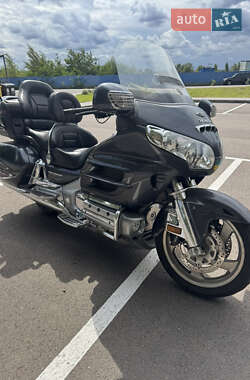 Мотоцикл Круизер Honda GL 1800 Gold Wing 2005 в 