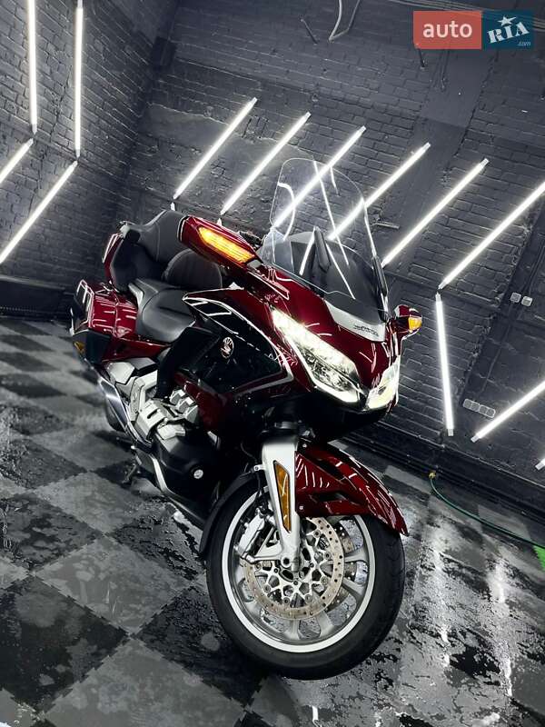 Мотоцикл Спорт-туризм Honda GL 1800 Gold Wing 2018 в 