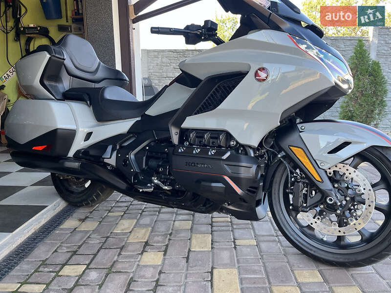 Мотоцикл Круизер Honda GL 1800 Gold Wing 2021 в Днепре фото 9 Мотоцикл Круизер Honda GL 1800 Gold Wing 2021 в Днепре