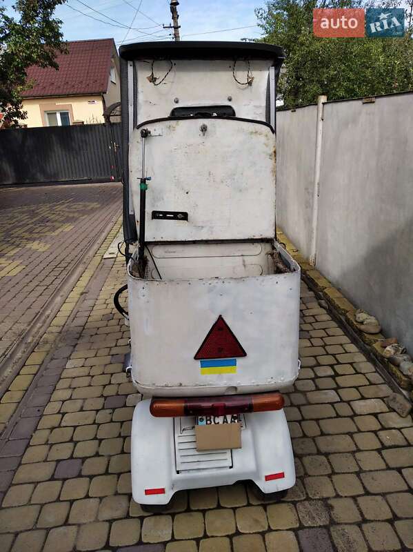 Скутеры с кабиной Honda Gyro Canopy 1987 в Шептицькому