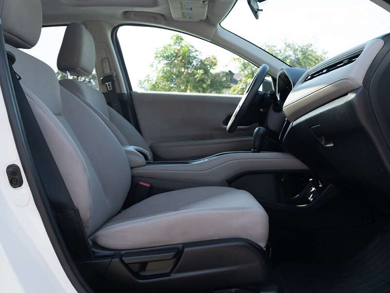 Внедорожник / Кроссовер Honda HR-V 2016 в Одессе