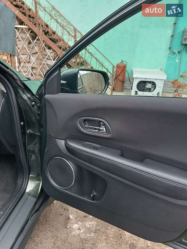 Внедорожник / Кроссовер Honda HR-V 2018 в Сумах