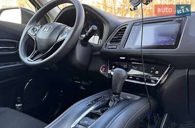 Позашляховик / Кросовер Honda HR-V 2017 в 