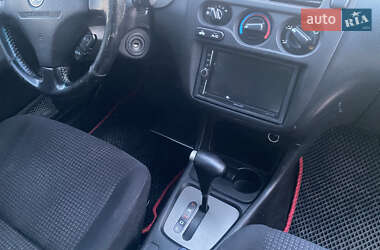 Внедорожник / Кроссовер Honda HR-V 2005 в 