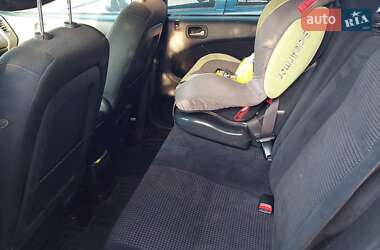 Позашляховик / Кросовер Honda HR-V 2002 в 