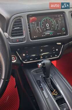 Внедорожник / Кроссовер Honda HR-V 2015 в Прилуках