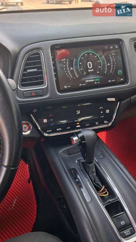 Внедорожник / Кроссовер Honda HR-V 2015 в 